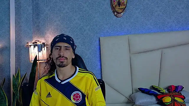 Sr Magnus  online show from October 18, 2025, 10:43 pm