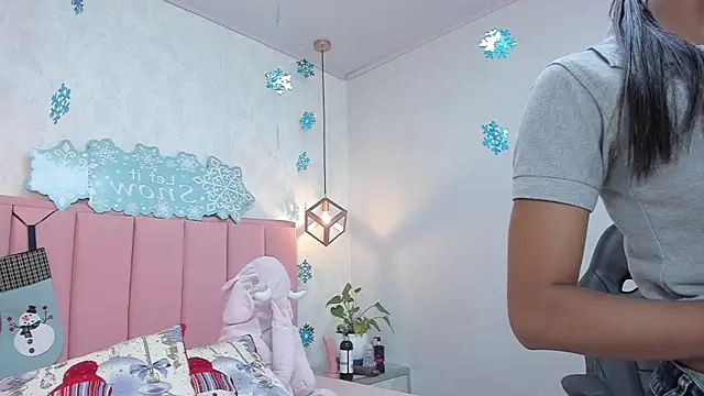 Snapshot of MAYROBERTSS chatting on December 14, 2024, 12:12 pm MAYROBERTSS online show from December 14, 2024, 12:12 pm