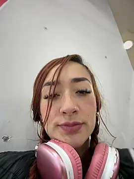 Snapshot of ariiel_ chatting on December 15, 2024, 2:16 pm ariiel online show from December 15, 2024, 2:16 pm