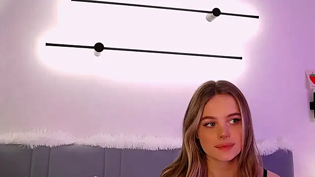 SIlviaBeyt online show from January 14, 2025, 8:15 pm