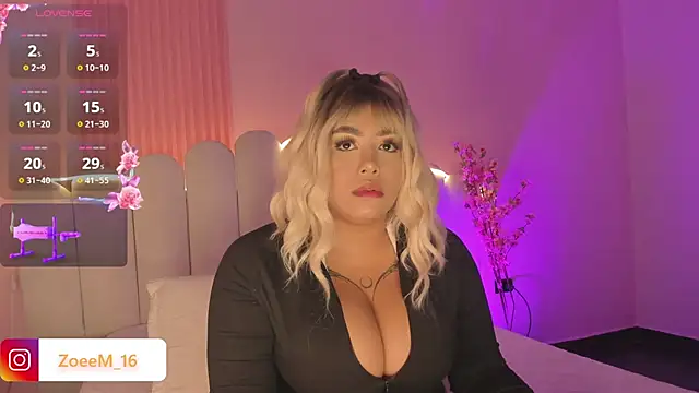 Snapshot of Zoe1_2 chatting on November 29, 2025, 8:23 pm Zoe1 2 online show from November 29, 2025, 8:23 pm