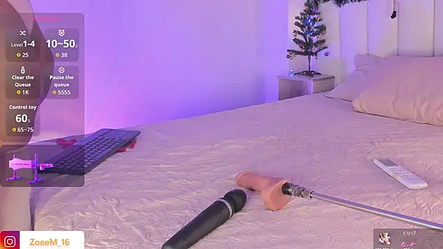 Snapshot of Zoe1_2 chatting on December 5, 2025, 8:05 pm Zoe1 2 online show from December 5, 2025, 8:05 pm