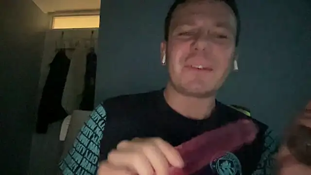 Snapshot of GotItGoin chatting on September 28, 2025, 12:16 am GotItGoin online show from September 28, 2025, 12:16 am