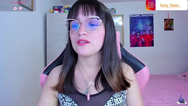 Snapshot of Lucyy-hess chatting on June 19, 2026, 6:56 pm Lucyy-hess online show from June 19, 2026, 6:56 pm