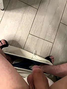 bigbeast19393 online show from November 22, 2025, 4:33 am