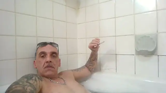 CandiedPompano online show from October 14, 2025, 3:07 am