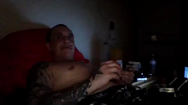 CandiedPompano online show from November 16, 2025, 3:45 am