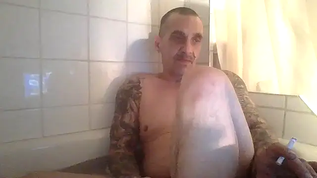 CandiedPompano online show from December 16, 2025, 11:43 pm