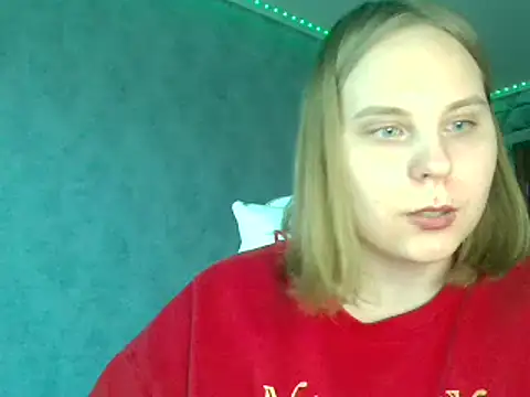 Thalia  Star online show from March 3, 2025, 1:20 pm