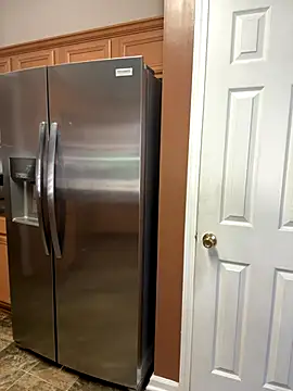 choclatepeaach online show from November 3, 2025, 6:31 pm