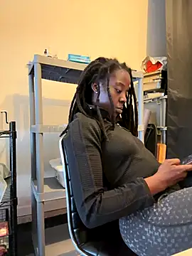 choclatepeaach online show from November 5, 2025, 9:04 pm