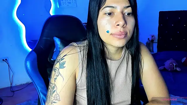 Caro kitty- online show from December 17, 2025, 2:34 pm