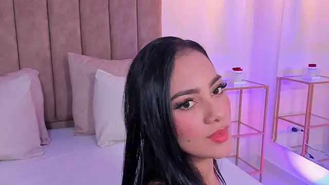 Snapshot of mallie_quinn chatting on April 30, 2026, 1:39 pm mallie quinn online show from April 30, 2026, 1:39 pm