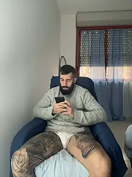 Snapshot of Gioeltoro89 chatting on January 19, 2026, 4:00 pm Gioeltoro89 online show from January 19, 2026, 4:00 pm