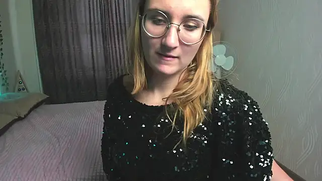 Snapshot of Miss_Elsa_ chatting on December 4, 2024, 6:00 am Miss Elsa online show from December 4, 2024, 6:00 am