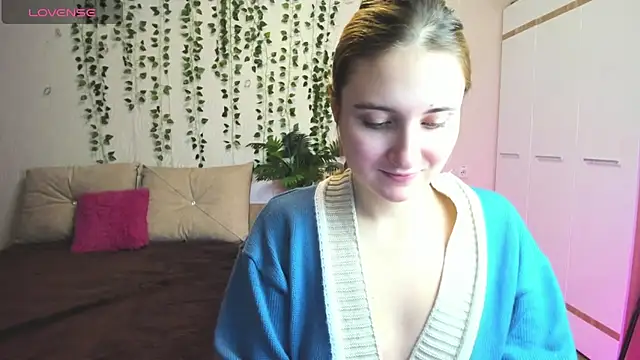 Miss Elsa  online show from December 1, 2025, 2:16 am