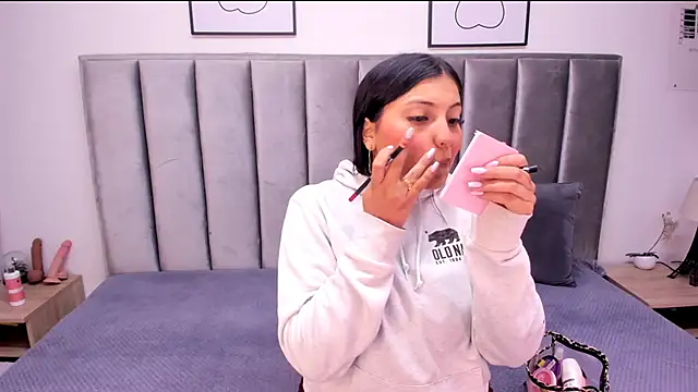 Emmy-Turnner online show from October 6, 2025, 12:02 pm