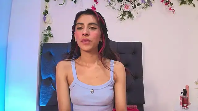Snapshot of Alyssa_jones chatting on March 13, 2025, 7:09 am Alyssa jones online show from March 13, 2025, 7:09 am
