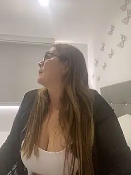 Snapshot of AntonellaAlondra4 chatting on December 26, 2024, 8:42 pm AntonellaAlondra4 online show from December 26, 2024, 8:42 pm