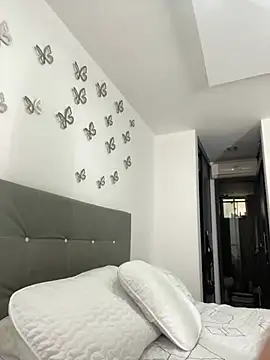 Snapshot of AntonellaAlondra4 chatting on March 18, 2025, 1:42 pm AntonellaAlondra4 online show from March 18, 2025, 1:42 pm