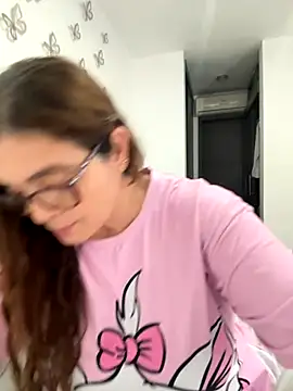 Snapshot of AntonellaAlondra4 chatting on November 9, 2025, 12:58 pm AntonellaAlondra4 online show from November 9, 2025, 12:58 pm