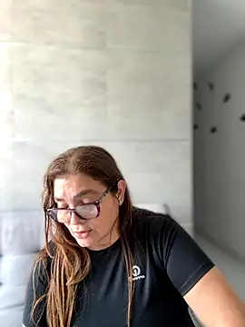 Snapshot of AntonellaAlondra4 chatting on November 15, 2025, 2:24 pm AntonellaAlondra4 online show from November 15, 2025, 2:24 pm