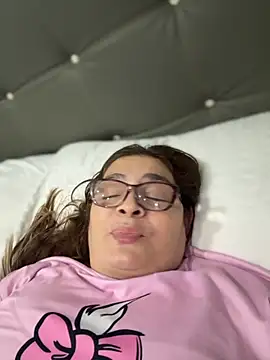 Snapshot of AntonellaAlondra4 chatting on November 18, 2025, 4:06 am AntonellaAlondra4 online show from November 18, 2025, 4:06 am