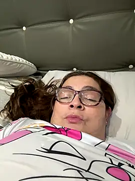 Snapshot of AntonellaAlondra4 chatting on November 22, 2025, 4:11 am AntonellaAlondra4 online show from November 22, 2025, 4:11 am