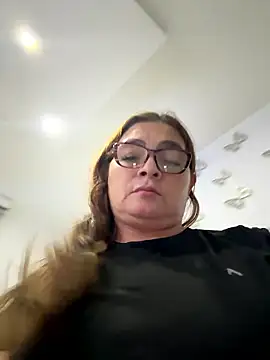 Snapshot of AntonellaAlondra4 chatting on January 7, 2026, 11:51 pm AntonellaAlondra4 online show from January 7, 2026, 11:51 pm