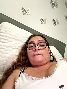 Snapshot of AntonellaAlondra4 chatting on January 12, 2026, 5:23 am AntonellaAlondra4 online show from January 12, 2026, 5:23 am