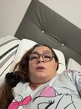 AntonellaAlondra4 online show from April 25, 2026, 2:47 am