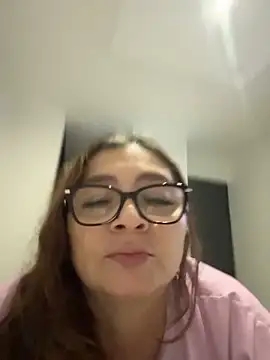 AntonellaAlondra4 online show from May 8, 2026, 3:23 am