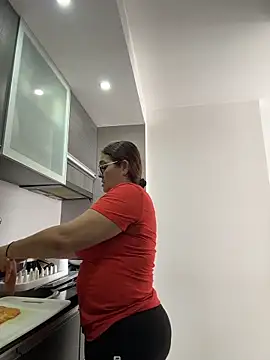 AntonellaAlondra4 online show from May 8, 2026, 5:07 pm