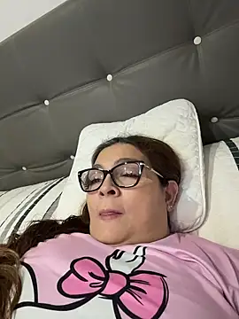 AntonellaAlondra4 online show from May 13, 2026, 3:59 am