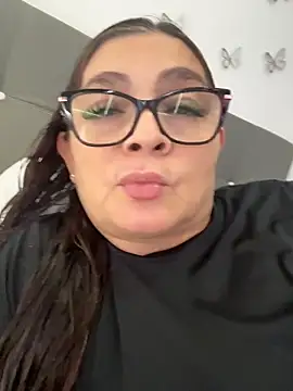 AntonellaAlondra4 online show from May 22, 2026, 6:02 pm