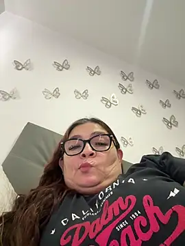 AntonellaAlondra4 online show from May 27, 2026, 9:23 pm