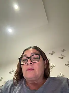AntonellaAlondra4 online show from May 29, 2026, 11:47 pm