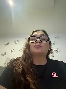 AntonellaAlondra4 online show from June 15, 2026, 11:18 pm