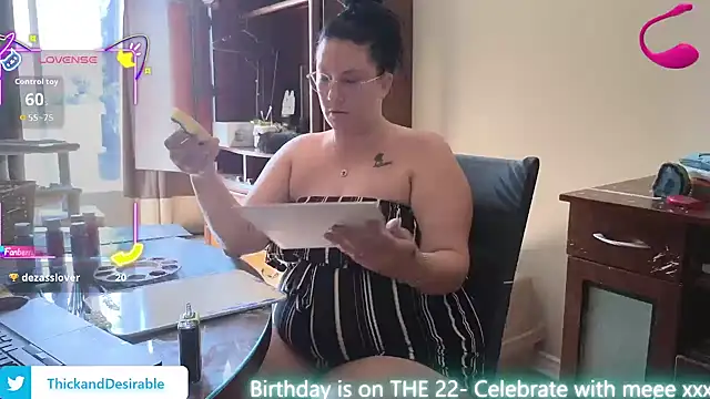 Snapshot of ThickGirlsDoItBetter chatting on September 17, 2025, 3:57 pm ThickGirlsDoItBetter online show from September 17, 2025, 3:57 pm