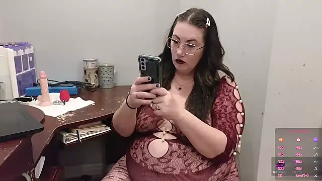 Snapshot of ThickGirlsDoItBetter chatting on January 31, 2026, 11:03 pm ThickGirlsDoItBetter online show from January 31, 2026, 11:03 pm