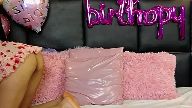 Snapshot of BlairBadgley chatting on November 18, 2025, 11:15 pm BlairBadgley online show from November 18, 2025, 11:15 pm