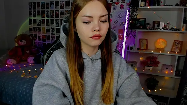 AkiraKatsu online show from September 30, 2025, 11:37 am