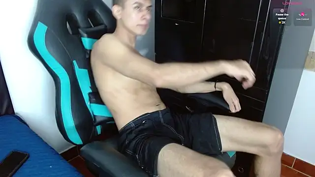 Snapshot of hots_boygg chatting on February 24, 2026, 8:29 pm hots boygg online show from February 24, 2026, 8:29 pm