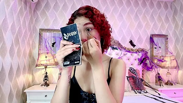 Snapshot of Ivy_Starr1 chatting on October 28, 2025, 2:20 pm Ivy Starr1 online show from October 28, 2025, 2:20 pm