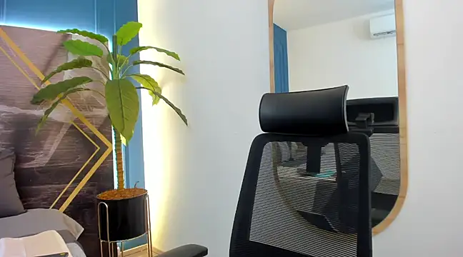 Snapshot of NathRossi chatting on December 3, 2024, 6:49 pm NathRossi online show from December 3, 2024, 6:49 pm