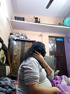 Snapshot of bobbyronak chatting on February 3, 2026, 6:57 pm bobbyronak online show from February 3, 2026, 6:57 pm