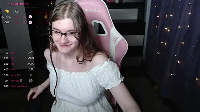 Tomato Tease online show from December 16, 2025, 5:01 am