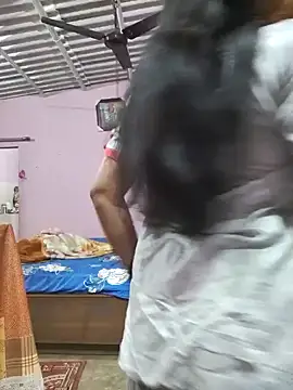 Snapshot of Kashish_SC chatting on February 18, 2025, 11:52 pm Kashish SC online show from February 18, 2025, 11:52 pm