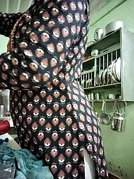 Snapshot of Kashish_SC chatting on March 10, 2025, 2:37 pm Kashish SC online show from March 10, 2025, 2:37 pm