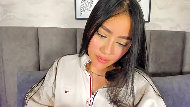 nicolle pierce online show from December 18, 2025, 11:33 pm